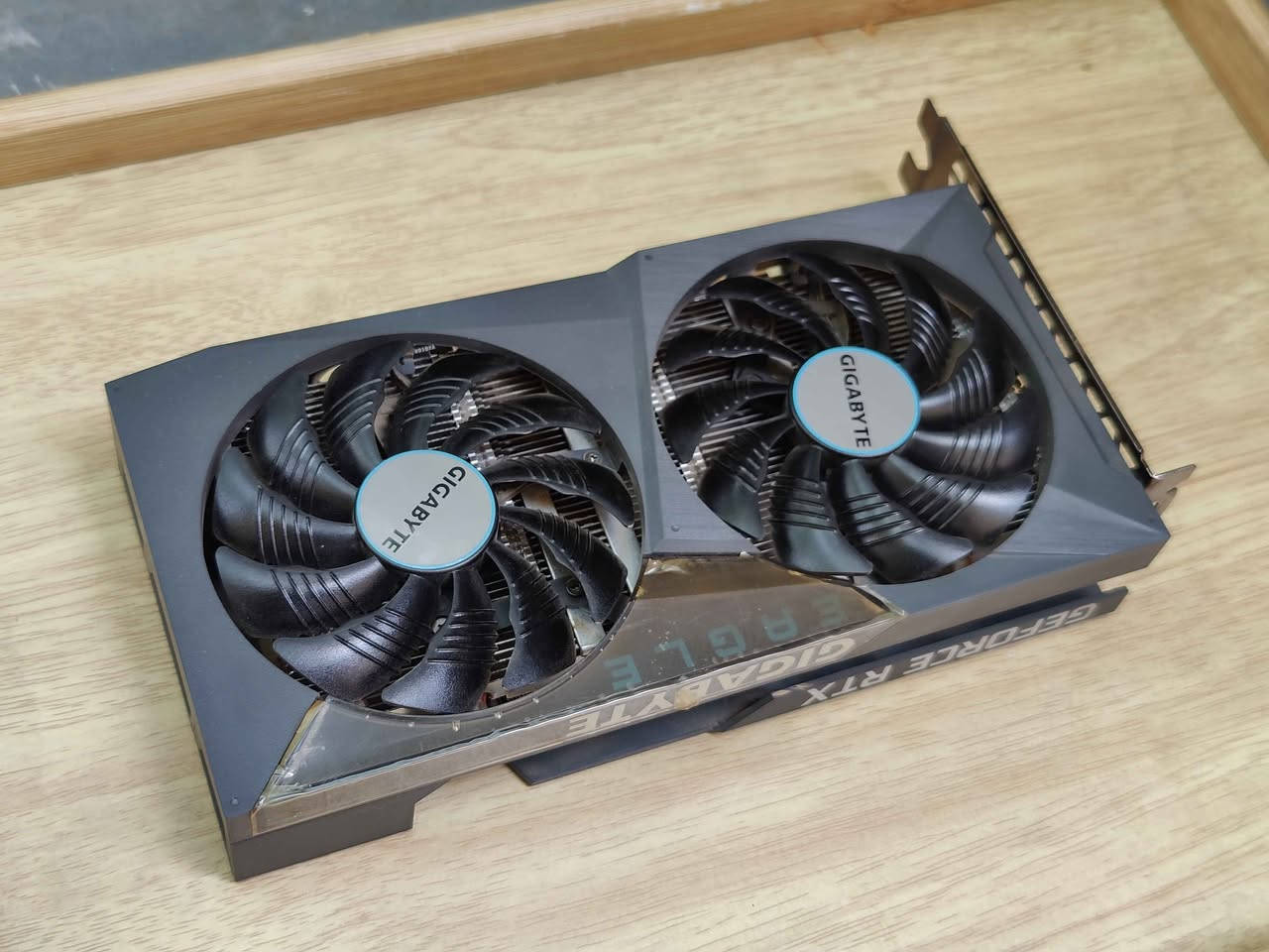 RTX 3050 8GB EAGLE GIGABYTE 

كرت شاشة غير مفتوح ومكفول استخدام شخصي 
مع العلبة الاصلية 
السعر 260 الف  يتوفر توصيل بغداد, العراق


**إذا كنت صاحب هذا الإعلان وتريد حذفه لأي سبب، رجاءا أرسل رسالة إلى الدعم الفني**