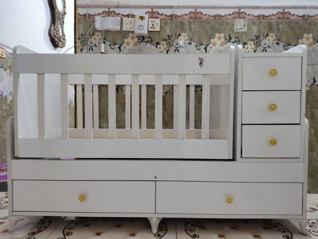 كاروك من سنة لحد٣ سنوات استعمال قليل اخو الجديد السعر ١٤٠وبي مجال قليل المكان الكوت حي الحوراء ***********
