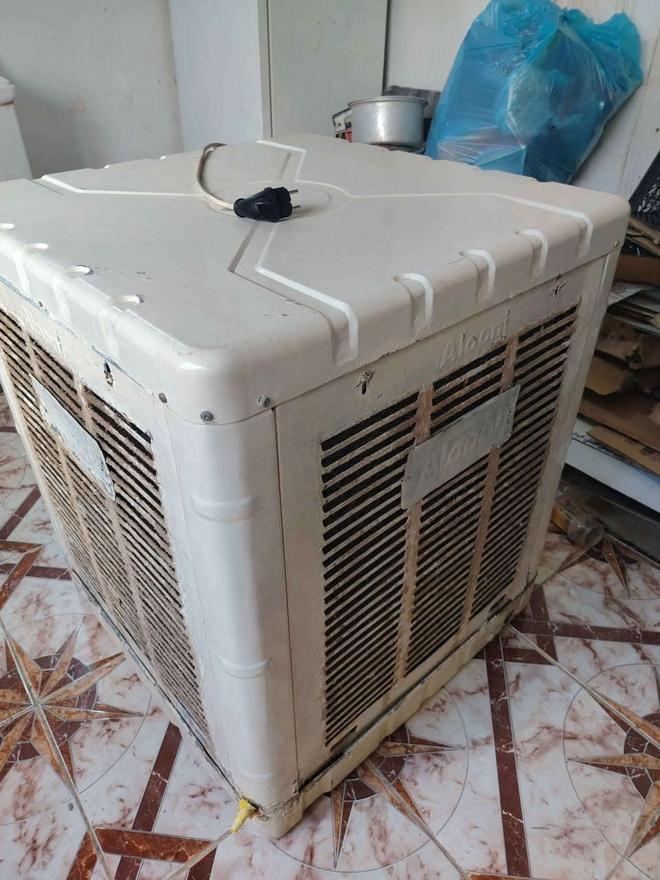 مبرده سوبر الكيترك حجم ثنين اونص80 الف
مبرده حجم ثنين اونص تشتغل سرعتين 75الف
طباخ أخو الجديد 20الف
*********** كركوك, العراق
