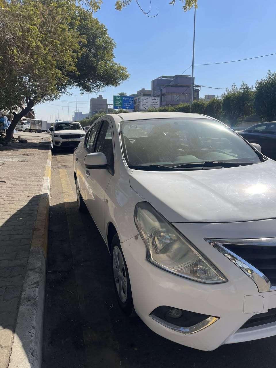 سلام عليكم سيارة نيسان صني هندي موديل 2017 وارد خليجي بيها 4 قطع صبغ بدون دواخل آثر شخوط بدون أي ضرر السيارة جاهزة من كير مكينة تبريد صدر السيارة مشروع وطني تحويل ثاني يوم السعر (89$) وبيها مجال العنوان بغداد الحرية للاستفسار الاتصال على الرقم التالي ***********
