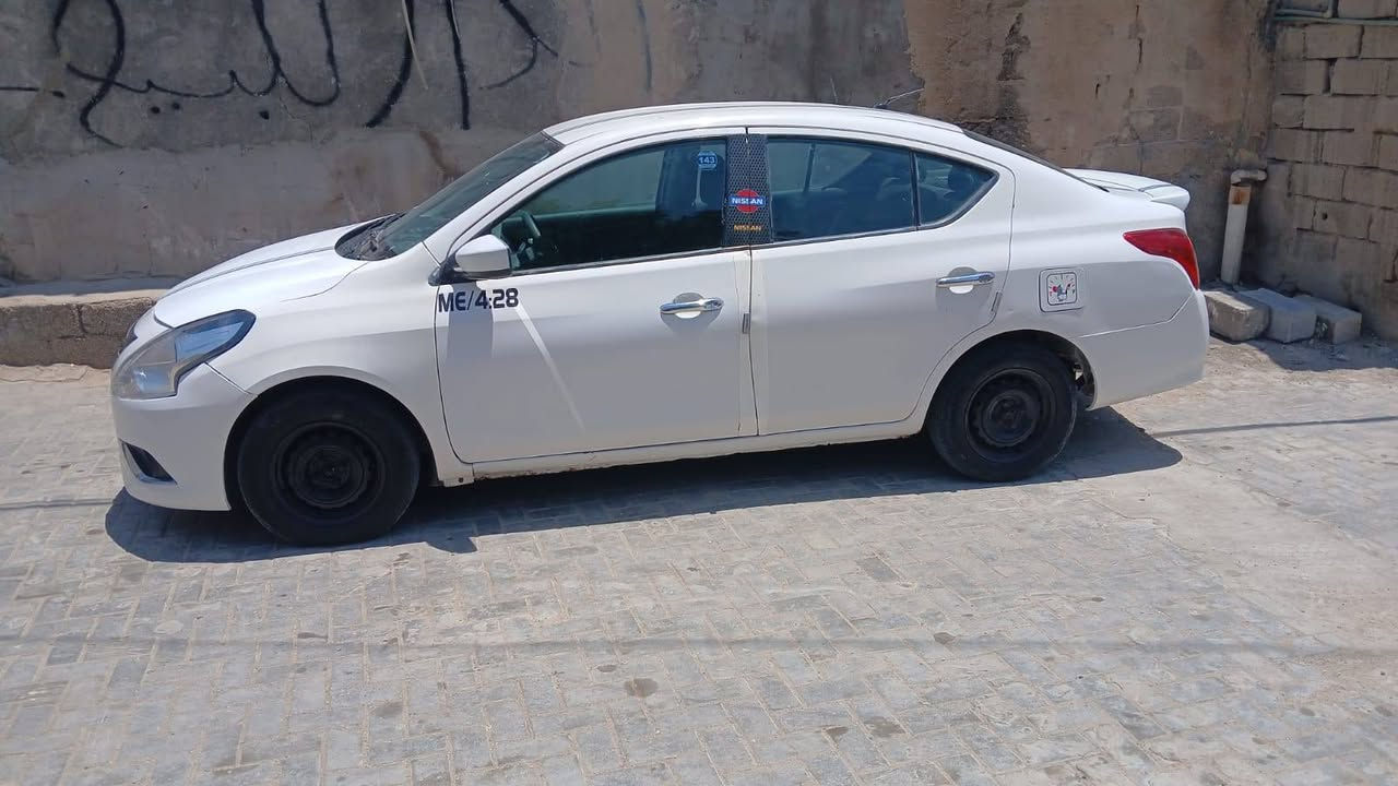 نيسان سني موديل 2017 سياره بيها جاملق وبنيد بدون حادث السعر 75 وبيها مجال العنوان بصره ***********
