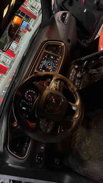 جالنجر GT فول وبلاك توب 2021 AWD
محرك 3600 
اللون : سموك 
مواصفات

كشنات كنتاره
شاشه جبيره
تدفئه ستيرن
عليها اكزوز من الطول للطول ستيل من امريكا
كامره وحساسات خلفيه
وعليها شويه كماليات

ضررها جاملغ امامي فقط صبغ مكفوله من الشواصي والايرباك ولشخوطات
ماشيه 35 الف ميل
سعرها 235 وبيها مجال
***********
