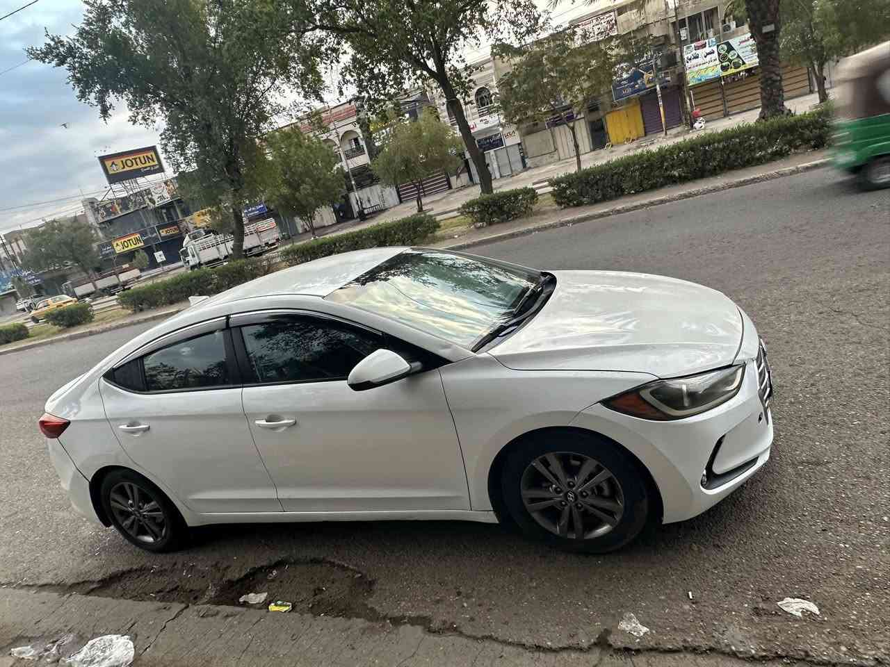 السلام عليكم النترا 2018 وارد أمريكي حادثها بنيد بـَسہ بقيه السياره ليبل واحد  بيها صبغ اثر تكشير بل القماره حك شبر وقبق الصندوق بيها رش مـטּ فوك مكان السيار شهداء البياع معررضه 120 وبيها مجال ***********
