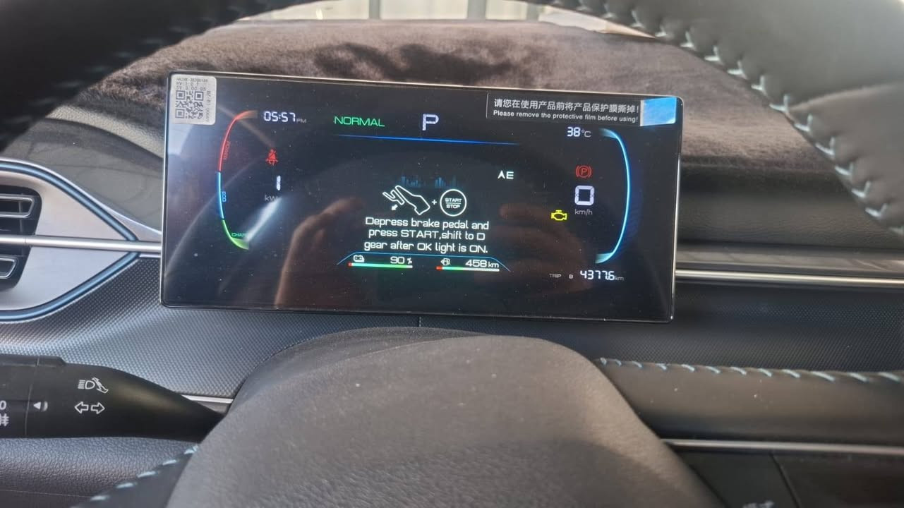 BYD
دسترويد ابيض الداخل ابيض 🤍
رقم بغداد لجديد بسمي هزة وسنوية 
ماشيه  5000
🟢 ابرز المواصفات :- 
هايبرد + بلك ان 🔋
بصمة تشغيل  + كارت 🪪 
حساس خلفي 
لايت زنون 
بك لايت لد 
محرك 1500
  تبريد (ثلج) 
( -طبيعي-سبورت-اقتصادي) 
تبريد 2 قطعة 
هاند برك كهربائي 
عداد دجتل 
ملحقات كاملة وشاحن كاملة 
للاستفسار الشراية فقط رجاءاً 
***********

