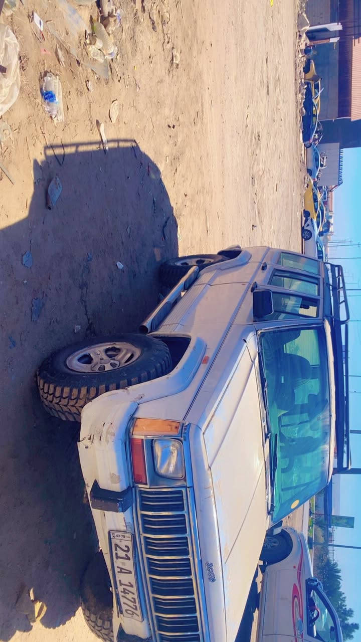 السلام عليكم  للبيع جيب موديل 90 سياره جاهزه لاضربه لاصبغ كهربائيات جاهزة رقم دولي جديد سعر 38  
***********
