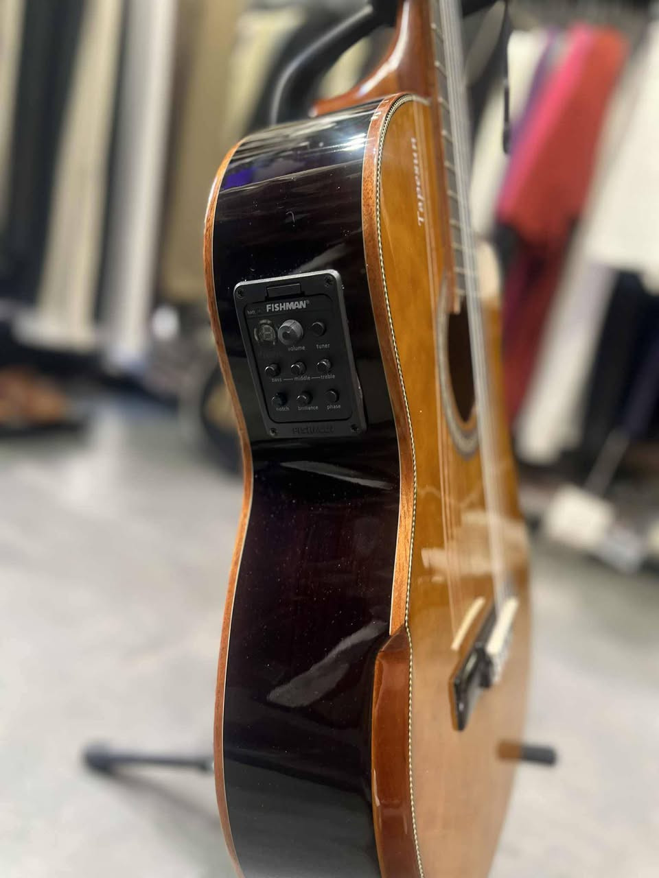 السعر ٢٠٠العنوان دوره رقم ***********
