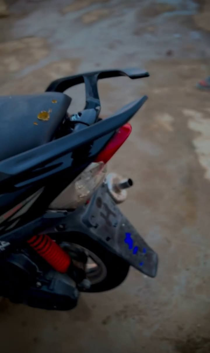 سلام عليكم عدله للبيع (( او مراوس حسب القناعه)) 
متواجد واتساف + شريحه فقط    ((***********)) 

كلجات    WF
كله ختم واحد   مابيه اي نقصه 
شرط شلعه ومعدل 
ويل نجمه
كزوز   اس سي 
سبايدر رياضي اصلي 
نكره سلف 
 سعر (((((٧٥٠ ))))) 
مكاني  قرنه ناحيه ثغر
