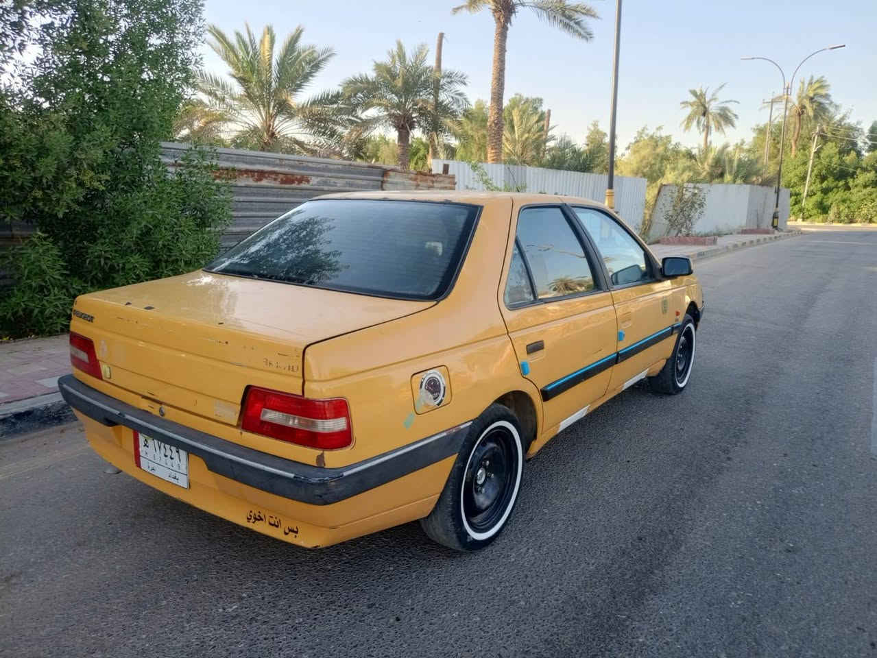 بيجو 405 موديل2016 بيها خياسات قطعتين مبذلات مثل مابلصوره السنويه منتهيه راعيها ماندله اكفلك سرقه وعشائر  السعر 27وبيها مجال قليل
*********** رقمي وبي واتساب والي ماعنده رصيد يرمشلي واني اخابره واخدمكم
