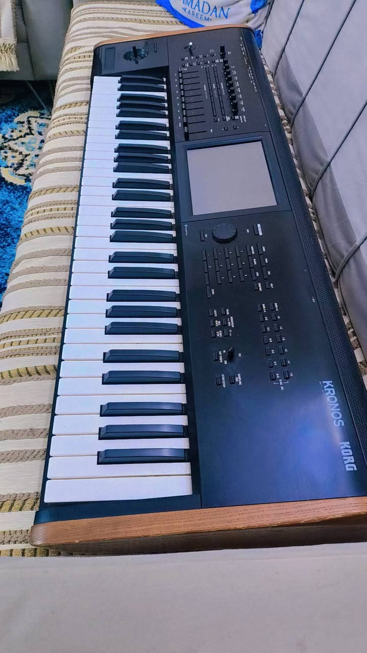 سلام عليكم اورك كرونس 2 نظيف كله شغال مابيه اي شكال للبيع مع برنامج حلو سعرة 25ورقة مكاني بغداد للتواصل فيس وواتساب  على رقم ***********
