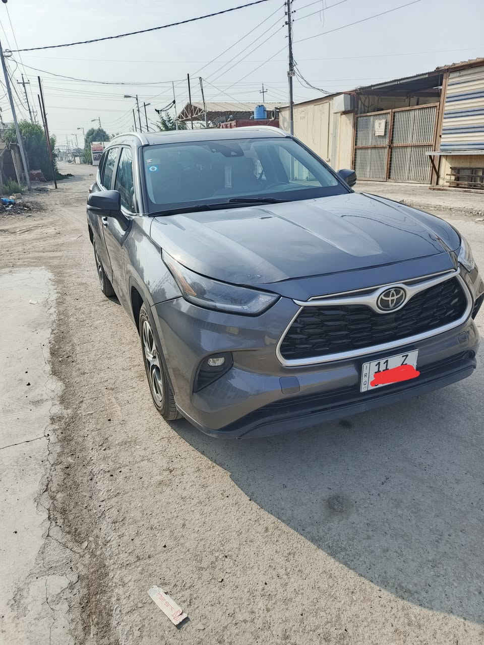 هايلندر ٢٣ XLE
فتحه
جلد كهرباء
شاشه كبيره
تبديل جاملغ يمين 
بنيد ما مفتوح بلاد
بغداد بأسمي
٢٧٥ مجال
بيع او مراوس
***********
وات ساب
