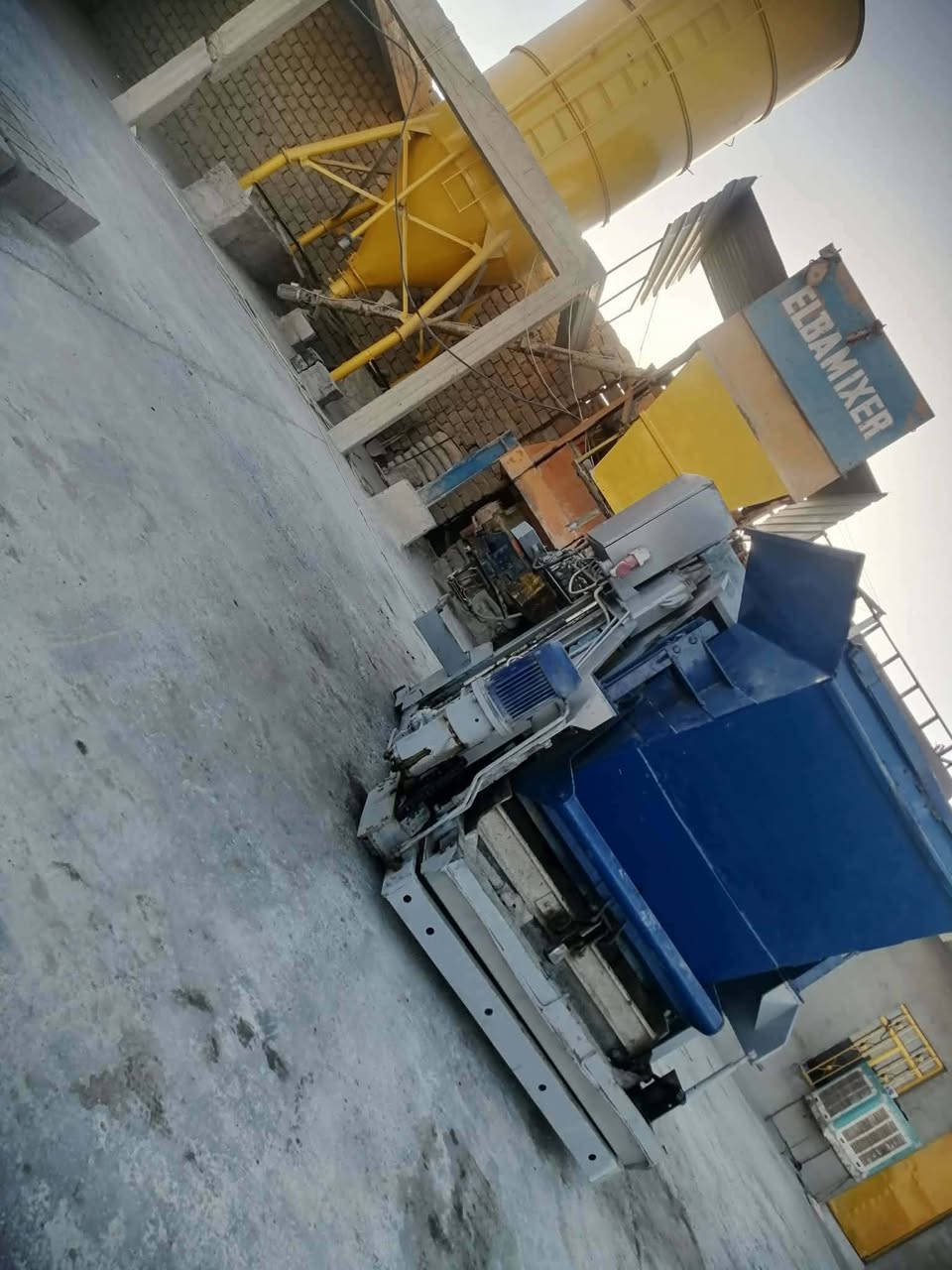 معمل بلوك للبيع
بيها خباطة + كرين + سايلو نوع البا كلها شغالة
كابسة + رافعتين مال هبط ومال بلوك
مولدة نوع سكانيا سعة الساحة ١٣ الف بلوك
عنوان المعمل تلعفر قرية العلو طريق الموصل 

لتفاصيل
***********
