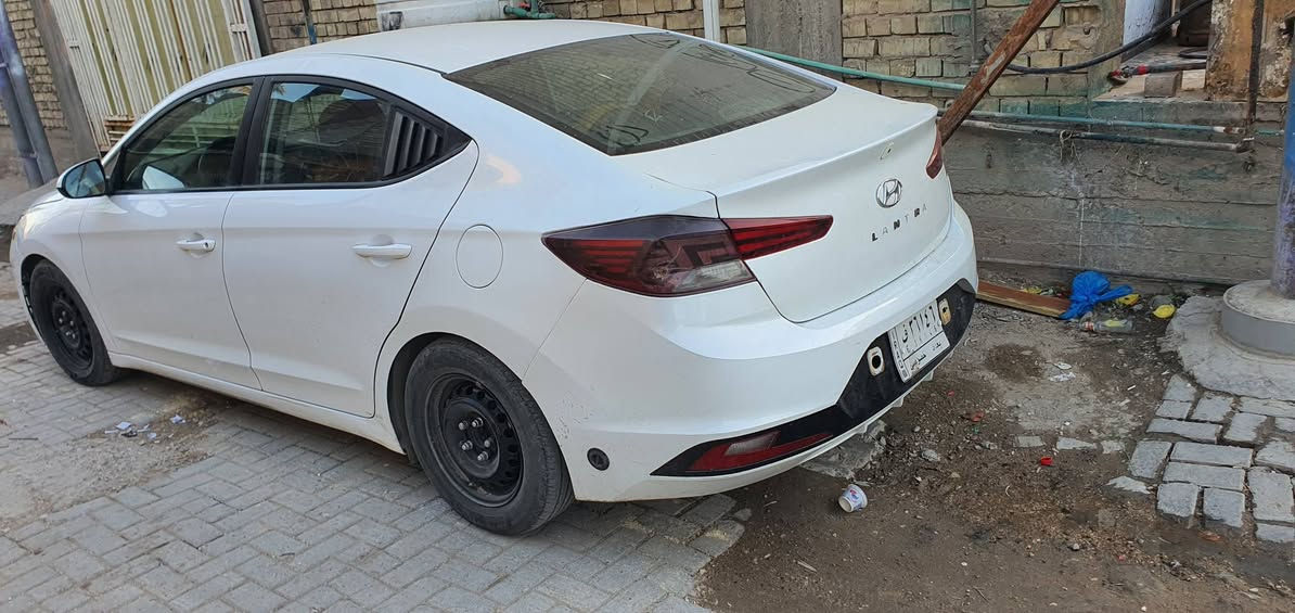 السلام عليكم النترا ٢٠١٩ امريكي للبيع
الحادث كما موضح بالصورة مع السونار بدون ايرباك 
السعر ١٢٥ ورقة وبية مجال
باسمي عنواني بغداد الرصافة
***********
