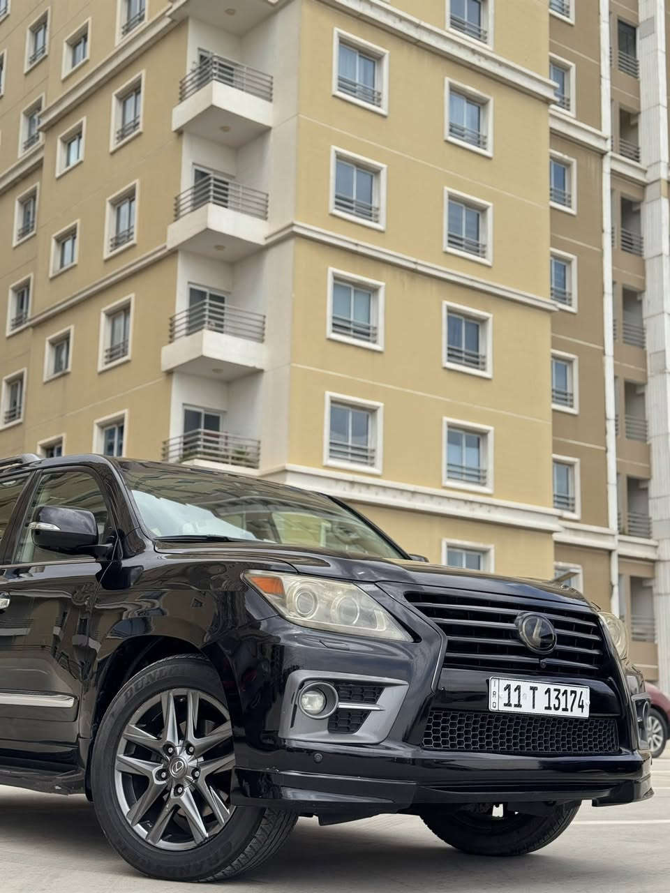 🔥 لكزز LX570 S — ملك الطرق 🔥
المواصفات الكاملة:
(( السونار مرفق بلصور ))

🚗السياره 2014

🚗 محرك 8 سلندر (V8) سعة 5.7 لتر

⚡ قوة تقريباً 362 حصان

🔄 قير أوتوماتيك 8 سرعات

🛞 دفع رباعي دائم (4WD)

⛽ خزان وقود كبير مناسب للسفر

✨ الفئة S (Sport):

• جلد فاخر (تبريد + تسخين للمقاعد الأمامية والخلفية)

• تحكم كهربائي بالمقاعد + ذاكرة

• فتحة سقف

• ثلاجة (Cool Box)

📺 التكنولوجيا:

• شاشة وسطية كبيرة + شاشات خلفية

• نظام صوتي فاخر

• كاميرات 360 درجة

• حساسات أمامية وخلفية

• تشغيل بصمة + دخول ذكي

🛡️ الأمان:

• نظام مانع الانزلاق

• نظام المحافظة على المسار

• مثبت سرعة ذكي

• وسائد هوائية متعددة

📍 السيارة نظيفة جداً وجاهزة للفحص

📩 للجادين التواصل خاص أو اتصال

***********
