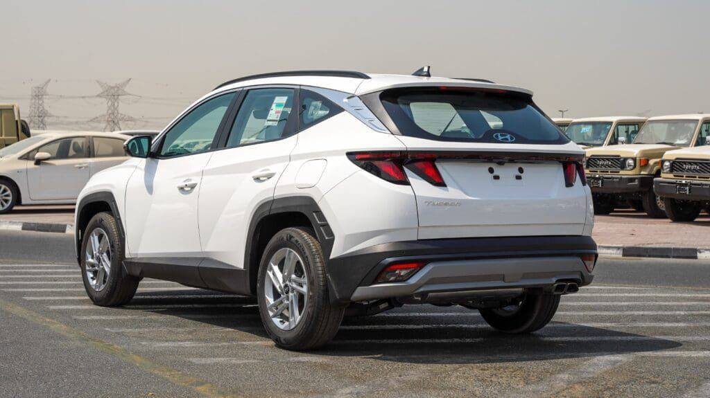 هيونداي توسان 2025 | بنزين | فول مواصفات (خليجي)
• الموديل: 2025
• اللون: أبيض

السعر: 42,240,000 د.ع
مقدمة: ثلاثة مليون دينار عراقي
القسط الشهري: 423,750 د.ع
مدة التقسيط: 8 سنوات

المواصفات:
 • المحرك: 2.0 بنزين
 • الدفع: أمامي
 • الصناعة: كوري – تجميع خليجي
 • العداد: زيرو (صفر كيلومتر)

أهم المواصفات:
 • تشغيل وإغلاق ببصمة
 • شاشة كبيرة تدعم Apple CarPlay
 • داشبول ديجيتال
 • مكيف أوتوماتيك دبل
‏ • Auto Hold + سايد بريك كهربائي
 • كاميرا خلفية + حساسات
 • مقاعد جلد
 • لايت LED أمامي وخلفي
 • نظام المحافظة على المسار
 • رادار أمامي + نظام تفادي الاصطدام

شركة تبارك الرحمن لتأجير السيارات

للتواصل:***********
