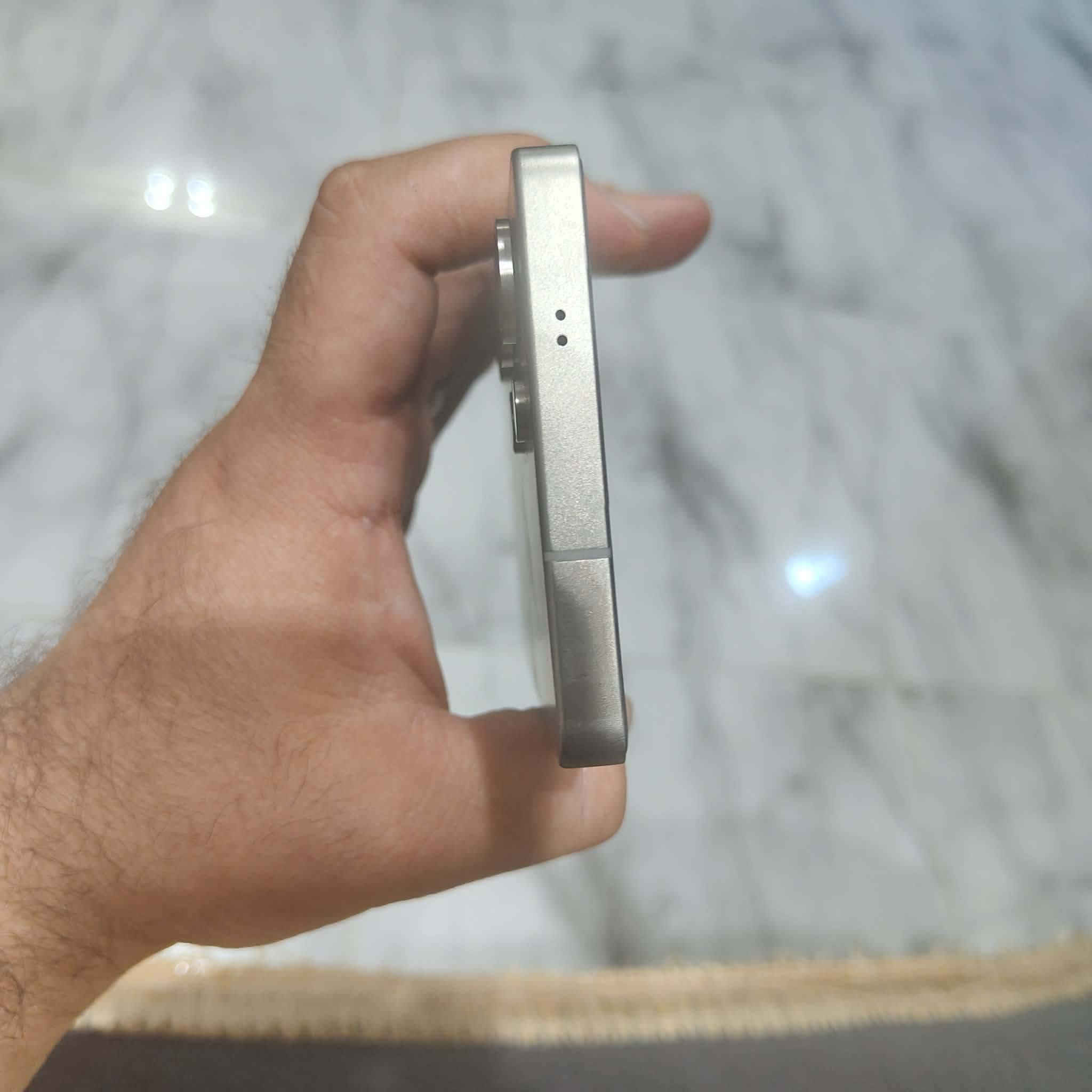 جهاز سامسونك للبيع اس ٢٥ الترا الجهاز بحالة ممتازة جدا مع الملحقات كيبل والكارتون ضمان سنة سوفت وير مو جبال  للاستفسار واتساب ***********  ذاكرة ٢٥٦
