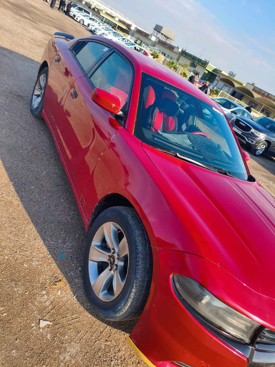 السلام عليكم 
بيع مستعجل سعرها 125 وبيهه مجال بسيط
جارجر مديل2016
مكينه 3600
رقم نكليزي 
سنويه 28 بسمي 
وارد امريكي سياره جاهز
سياره مصبوغه نفس لونهه 
وفخذه مبدله صفه سايق
العنوان البصره 
***********
