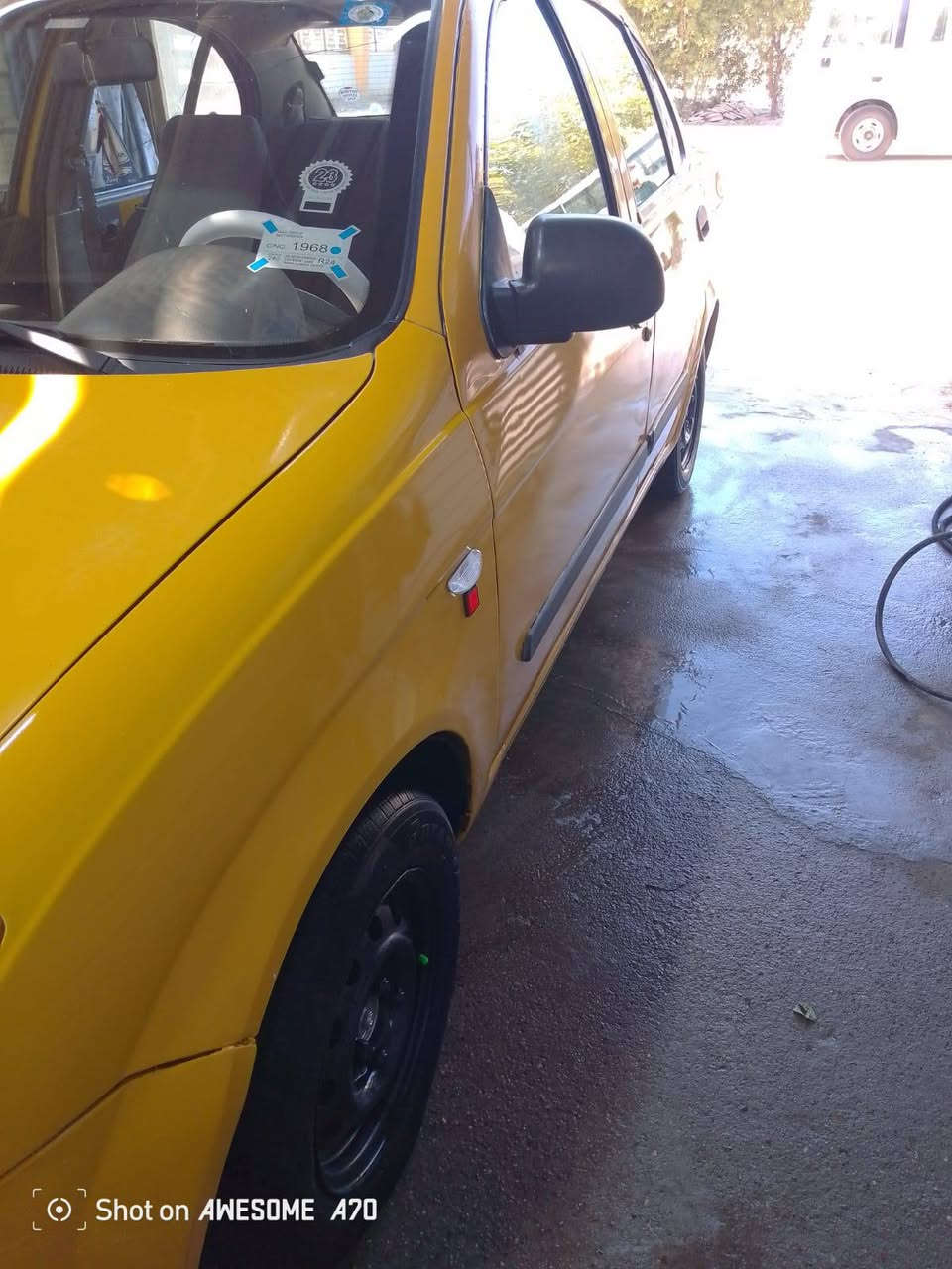 السلام عليكم طيبه موديل 2014 رقم بغداد نكليزي مصفره هيه وغرامات سنويه لل 31 بسمنه تحويل مباشر مكينه وكير وصدر وتخم تاير وكهربائيات كلهه شغاله بيهه ثلاث قطع صبغ فقط للبيع وسعره 35ورقه وبيه مجال حك الجيه ومكانه بغداد البياع حي المواصلات واي استفسار على رقم اخويه *********** حسن ابو عبدالله
