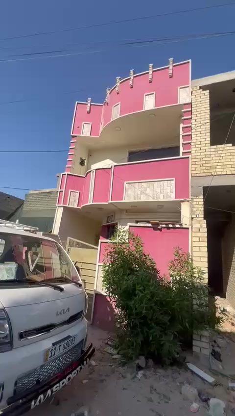 بيت زراعي للبيع المساحة  100 متر طابقين مرمم وجاهز  للسكن المنطقة خدمات ماء مجاري كهرباء  كامله بس يحتاجلها تبليط 
البيت حالياً مؤجر ب 350 الف 
علماً المنطقة مشمولة بقرار التطويب 
العنوان الزعفرانية الزوراء  الشارع الي صاير مقابيل مول الجوهرة 
 ***********  وتساب
