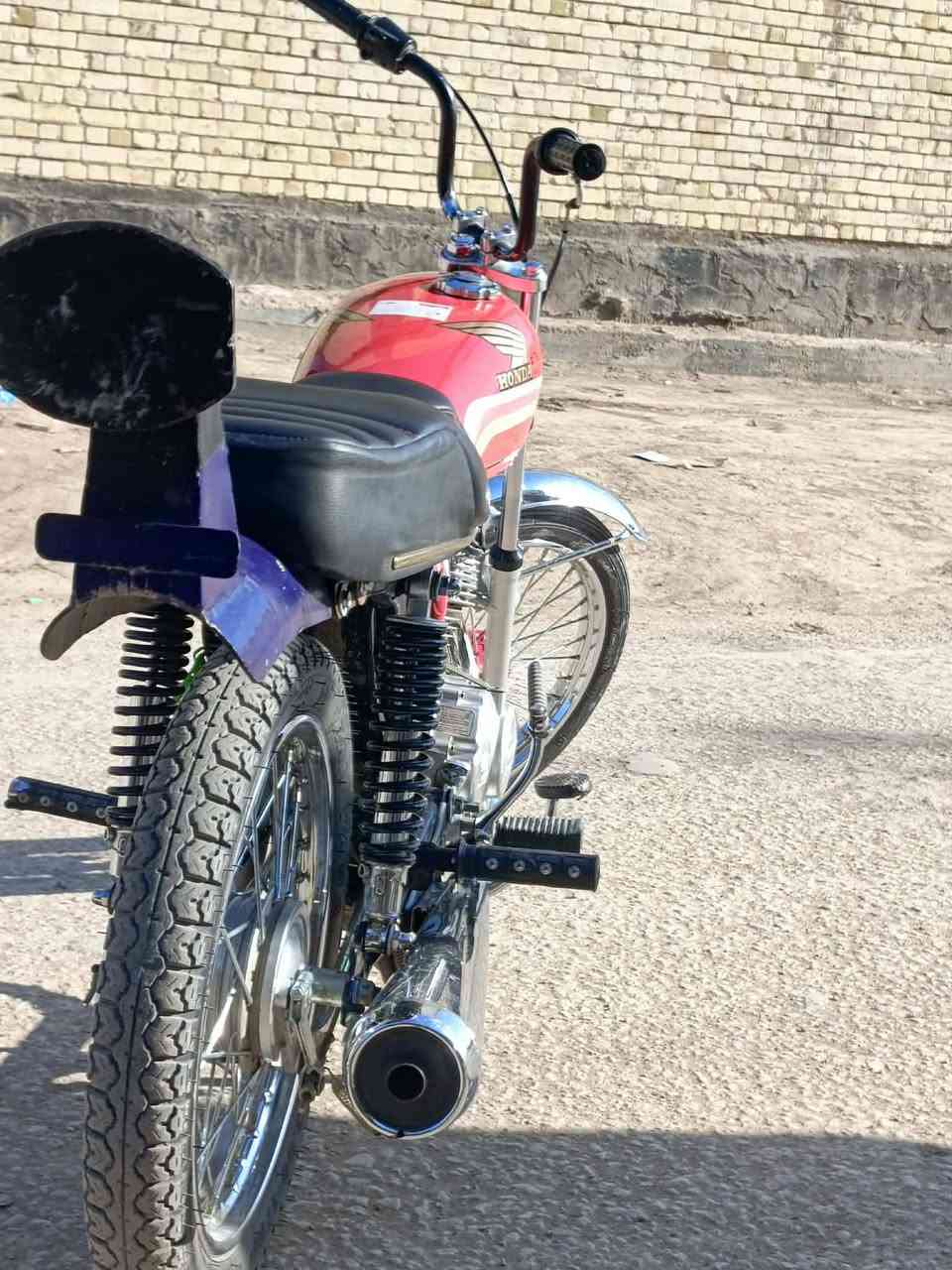 السلام عليكم دراجه للبيع موديل 2025 اوراق سكنر شاصي 2025 مكينه مبدل بس ولفات دراجه حلـِۈۋ‏وھّ ونضيفه ه̷̷َـَْـُذآ رقم صاحبه *********** مكلف بالنشر غير متواجد خااص
