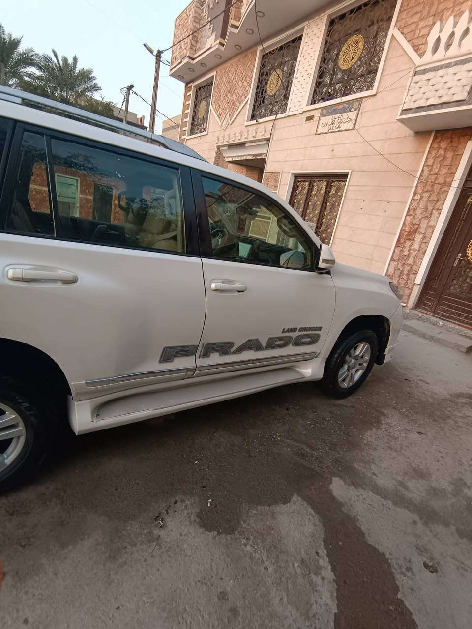 السلام عليكم برادو موديل 2010فول مواصفات واحد على واحد رقم بغداد رقم ***********
