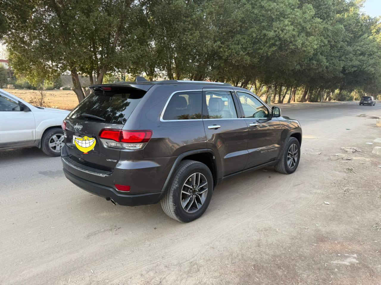 سلام عليكم جيب لا ريدو وارد امريكي فول واحد على واحد اخوان صوره الحادث بل منشور والسونار هم بل منشور بيه تبديل بابين الجه اليمنه بل عراق السياره بدون اي داخل ماشي 100 رقم بغداد جديد اخوان الريد تفاصيل يتصل او بيه خير ويدلل شرط مكينه كير حدادي على الشركه موديل 2020 الله وكيلك دينار مذب عليه سعر 220  رقم تلفوني ***********
