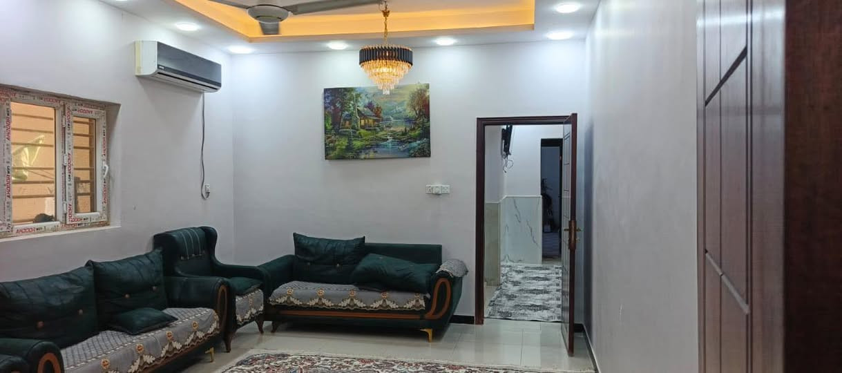 للبيع بيت مجمع الإيطالي  المساحه ٢٥٠  متر شارع ٢٠ طابق واحد يتكون من غرفتين نوم وصالة وبراني ومطبخ وصحيات مطلوب ٨٨ مليون السعر الكلي ٢٣٠ مليون 
لاستفسار مراجعت مكتب عقارات الفرسان حي العسكري قرب جامع الإمام علي ع ***********
