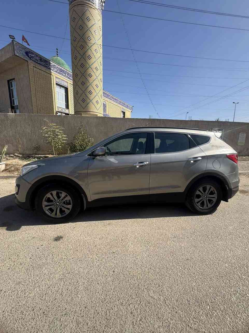 سنتافي 2015 وارد امريكي
كلش نظيفة
عداد الكيلو متر 55 حقيقي 
محرك 2.4 
كفاله كفاله كفاله المحرك والكير على وضع الشركه 
تخم تاير جديد 
تبريد 3 قطع  تجريش 
تحكم تبريد بيانو اوتو 
-تدفئة كشنات 
-تحكم جهتين ستيرن 
شاشه صغيره 
-كامره خلفيه 
-نضام ايكو 
السايد بريك قدم 

حادث قبق جنطه مبدل وجاملغ اماي عكس السايق راجع نفسه 
بدون دواخل 

صور الحادث مع الصور 
السعر>>> 135$
المكان: بغداد / البياع
للتواصل ***********
