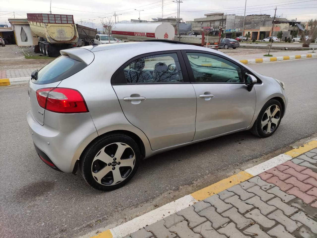 ***********///***********
کیای ڕیۆ مۆدل2013 فول فول مواسەفات سڵاید سەنەوی تا 2030تازەیە بەناوی خۆمانە وەکالە دەکەم
گێڕومەکینەی بەشەرت نەکراوهەتۆ تەبریت سارد وگەرم بەشەرت تەقەوڕەقەو گشت گیانی بەشەرت سەیارەکە زۆر جایزەو ماڵی دۆستە چوار تایەو ویل کەپی نوێی لە ژێرایە  پێنج پارچەی پەمپە بەبێلێدراو دەعمچەکوشی پێوە نیە پێشو دوای گشت گیانی کەپس💚سعریشی76گەڵاو مەجال
 نامەمەنێرەگەرموشتەریت تەلەفون بکەلەخزمەتام
***********///*********** حلبجة, السليمانية
