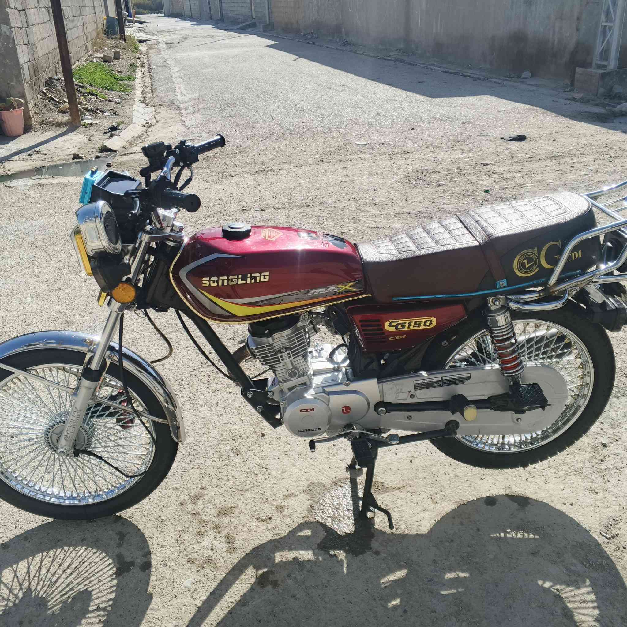 السلام عليكم
دراجه تايكر مختمه سولنك 
موديل 2025 
دراجه نضيفه كاملة مكملة مابيها اي نقص 
السعر 700 وبيها مجال 
مكاني ديالى خان بني سعد 
***********
