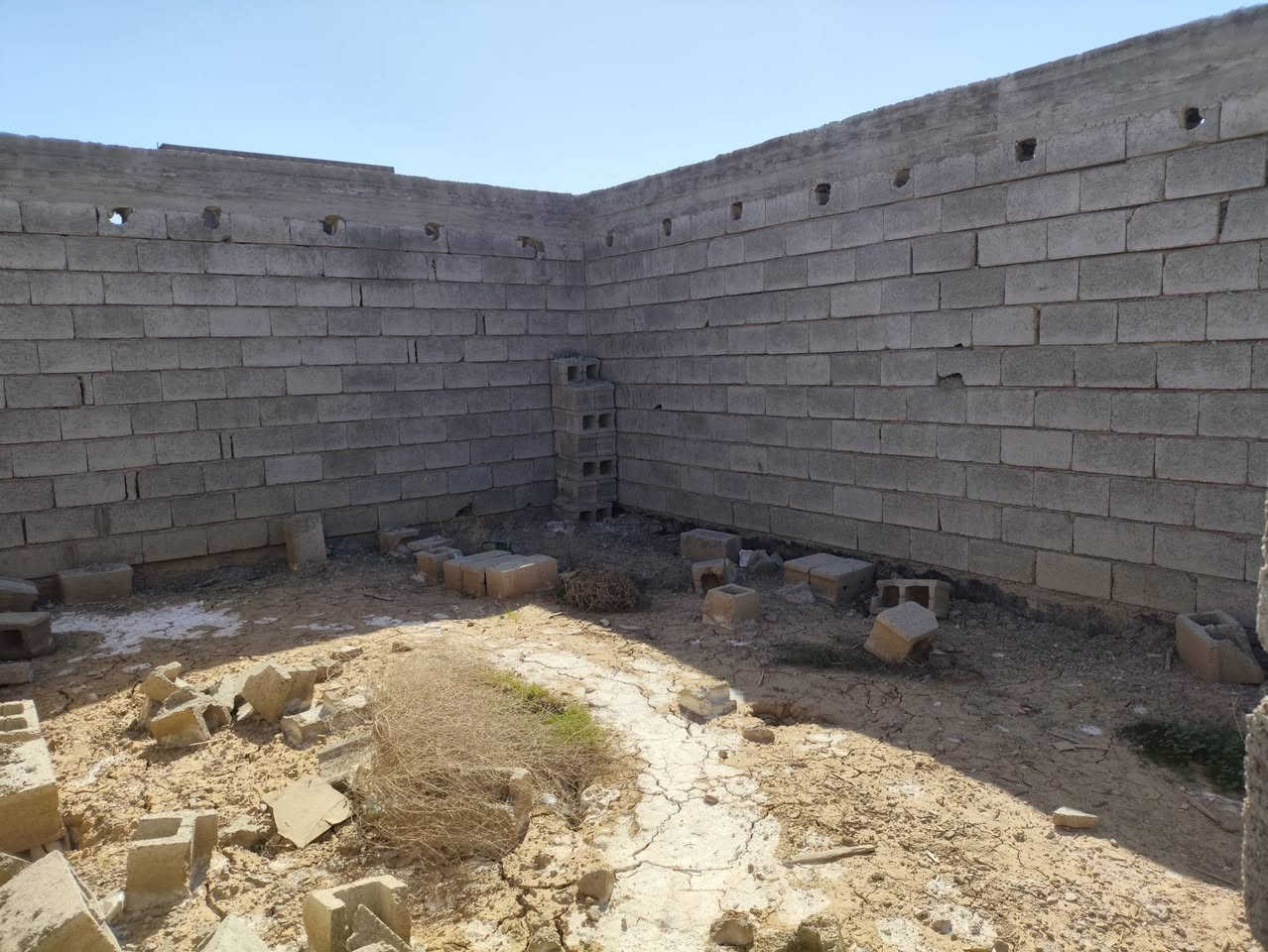 هيكل للبيع مساحتة ٣٠٠ متر طابوملك في الخالص اللكمانية قرب ملعب السادة النعيم يوجد كافة الخدمات الاتصال على الارقام ***********. ***********
