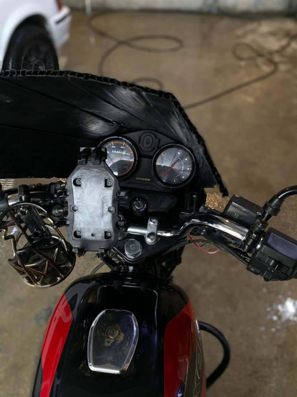 بوكسر موديل 23 20 ماشية 38 الف حقيقي الدراجه مكفوله كفاله عامه من. ضرب صبغ تجفيت محرك بلاديه ممفتوحه برغي منه على وضع الشركه...................
لاتبخير لاتنقيص شلعه معدل ربع نكره ..............
 على وضع الشركه السعر (مليونين 500) وبيه مجال العنوان 
بغداد قرب مستشفى الإسكان 
*********** بغداد, العراق
