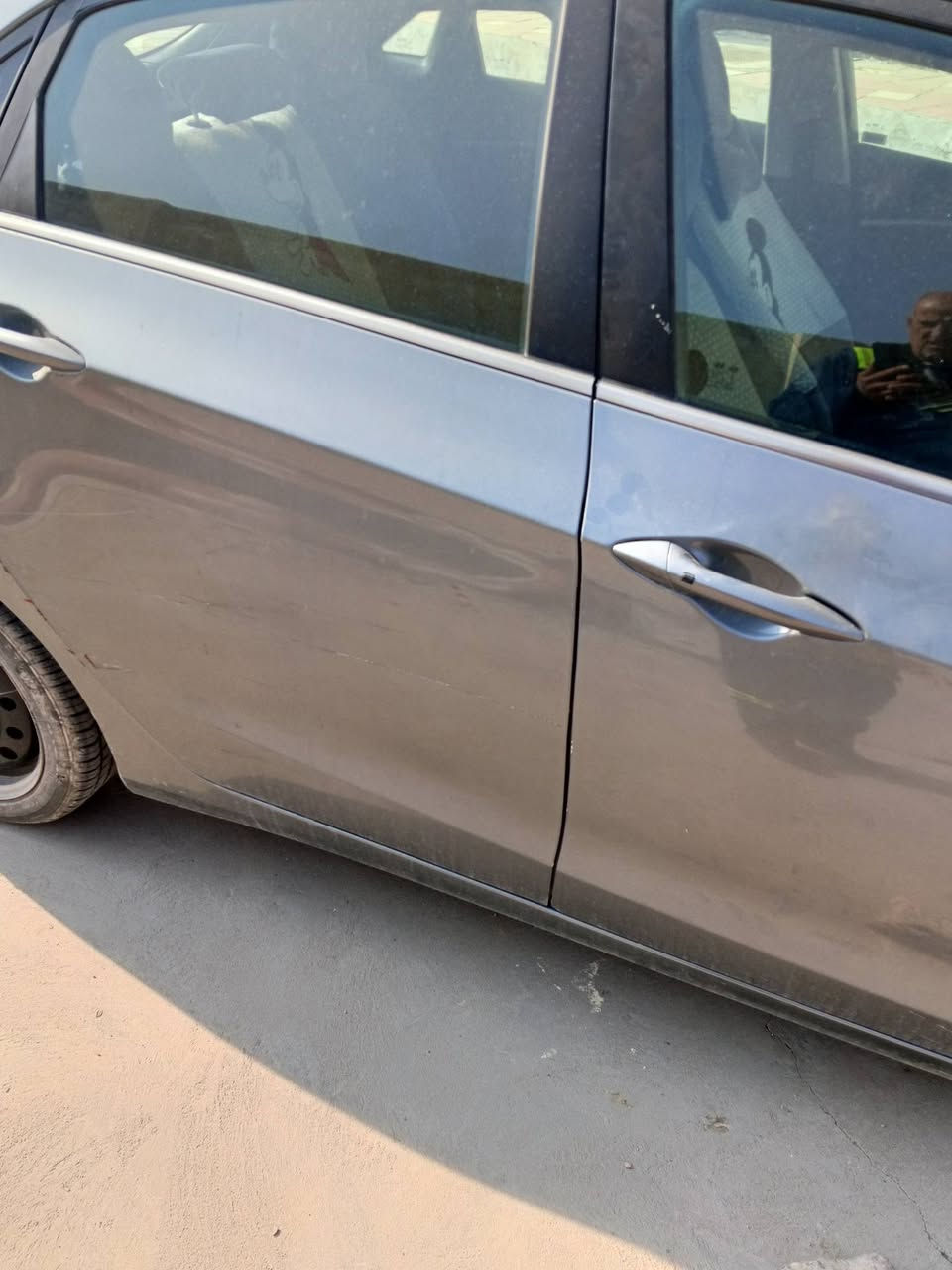 النتره موديل 17رقم ربيل انكليزي سنوي ماساقطه بيه 3قطع بدون دواخل السعر90بيه مجال*********** وارد امريكي
