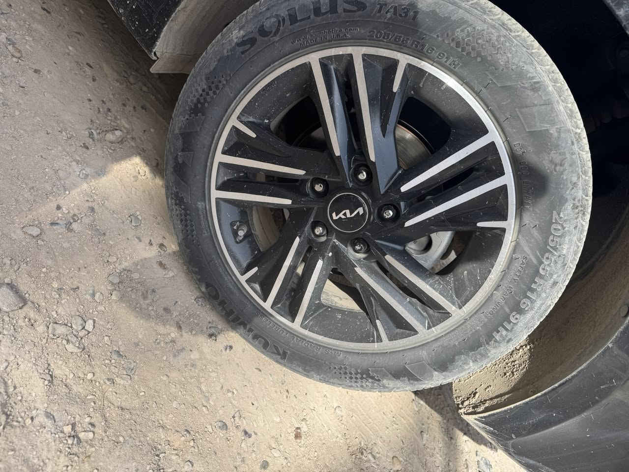 السلام عليكم عندي هذا تخم حجم 16 اريد مراوس بتخم مال فورتي بلادي او ويل اسود حجم 16
***********
