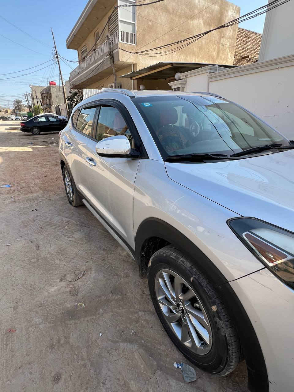 موديل 18فول عدا بصمه وفتحه
رقم بابل بسمي  5ويل كب 
تخم تاير حداديه جديده 
كير مكينه كهربائيات على وضع الشركه ماشيه 100mil
سياره مال جناي سعره 180
بيه مجال للشراي بيه اخراجيه للسعوديه بعدله 8شهر وتصقط مكاني حله 
***********
