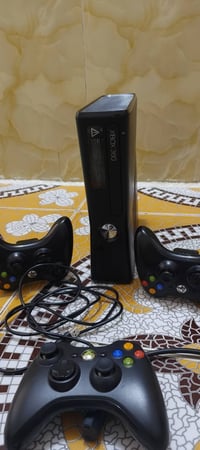 اكس بوكس360 • شغال ١٠٠٪ • ٣ جوستكات