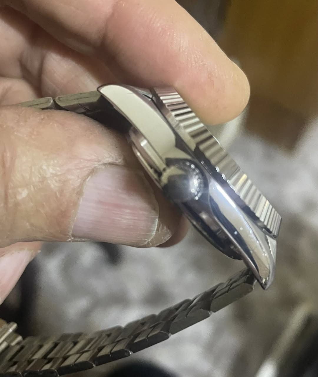 ساعة دليل المسلم 
نصب تكويك سويسري 
              فنتج قديم ( الثمانينات )
القطر 35 ملم 
بوصلة لأتجاه القبله 
الهيكل مصنوع من الفولاذ
المقاوم للصدأ
نسبة النظافه ‎%‎99 
وقت مضبوط جداااااااً
السعر 150 ألف 
للمهتم خاص ***********
المكان كركوك يوجد توصيل
