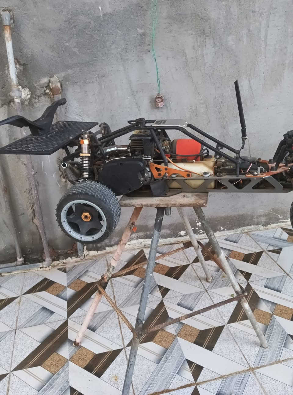باجا 1.5 محرك مامفتوح 29cc شادلها تزوين بگ تشتغل من اول سحبه تايرات جدد كابريته جديده فلتر جديد بكره جديده وياها تروس حتياط وكابريته وبكره ريموت شاشه *********** وات ساب
