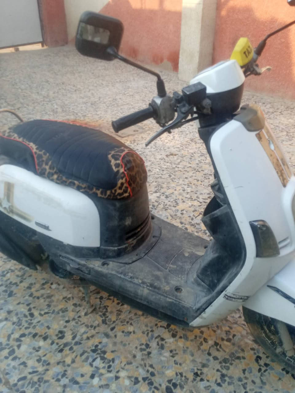 سلام عليكم  دراجة بوليس البيع مكفوله نوزل كهربايات /*********** شغاله
