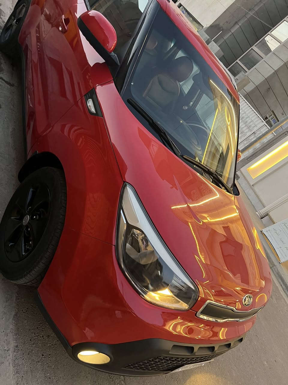 السلام عليكم  للبيع كيا صول موديل ٢٠١٦  خليجي  ماشيه ٨٢ الف كيلو اللون احمر  رقم بغداد  محرك ١٦٠٠ داخل جلد  لونين  بطاين حمر تحكمات ستيرن  بلوتوث حاكيه كروز سرعه بلاجكتور  بيها صبغ داير الجاملغ الخلفي  السعر ١٢٥٠٠ $ الموقع بغداد الكرخ الاتصال ***********
