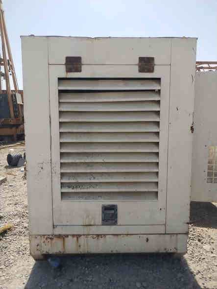 للبيع مولدة ديزل ماركة Lovol (صيني أصلي) ⚡️
المواصفات الأساسية:
• النوع والمنشأ: مولدة ديزل صيني أصلي امتياز Lovol (لوفل). مكينة قوية وموفرة بالوقود ومعروفة بتحملها.
• القدرة: (أرجو ذكر القدرة بالكيلو فولت أمبير KVA أو الكيلو واط KW).
• الحالة: (مستخدمة بحالة ممتازة).
• التشغيل: نظام تشغيل كهربائي (سلف)، ومزودة بكاتم صوت.
ميزات مهمه:
• مكفولة ومضمونة: كفالة تشغيل من عندنا، وتأكد من أدائها الثابت والممتاز.
•
• المكينة: مكينة Lovol المعروفة بسهولة صيانتها وتوفر قطع الغيار.
💰 السعر:
• السعر المطلوب: 45 ورقة (
•بيها مجال بسيط للشراي 
للتواصل :***********
