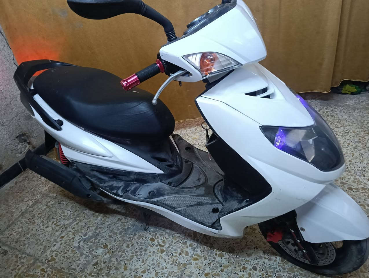 سلام عليكم دراجة سكنز للبيع حي اور ام الكبر الدراجه جديده سعره مليون وميه للستفسار  اتصل ***********
