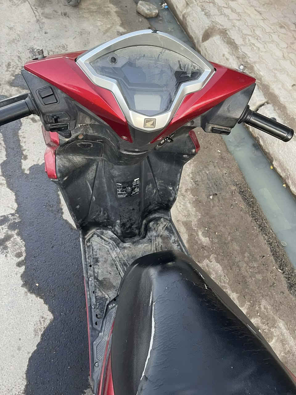 سلام عليكم هوندا كرزلا موديل ١٩ دراجه مفتوحه بس بستم دراجه حلوه ومابيه اي شي سلف كهربائيات كله شغاله شرط اريدها ٩٢٥ وبيها مجال للشراي عنواني سماوه الاسكان


**إذا كنت صاحب هذا الإعلان وتريد حذفه لأي سبب، رجاءا أرسل رسالة إلى الدعم الفني**