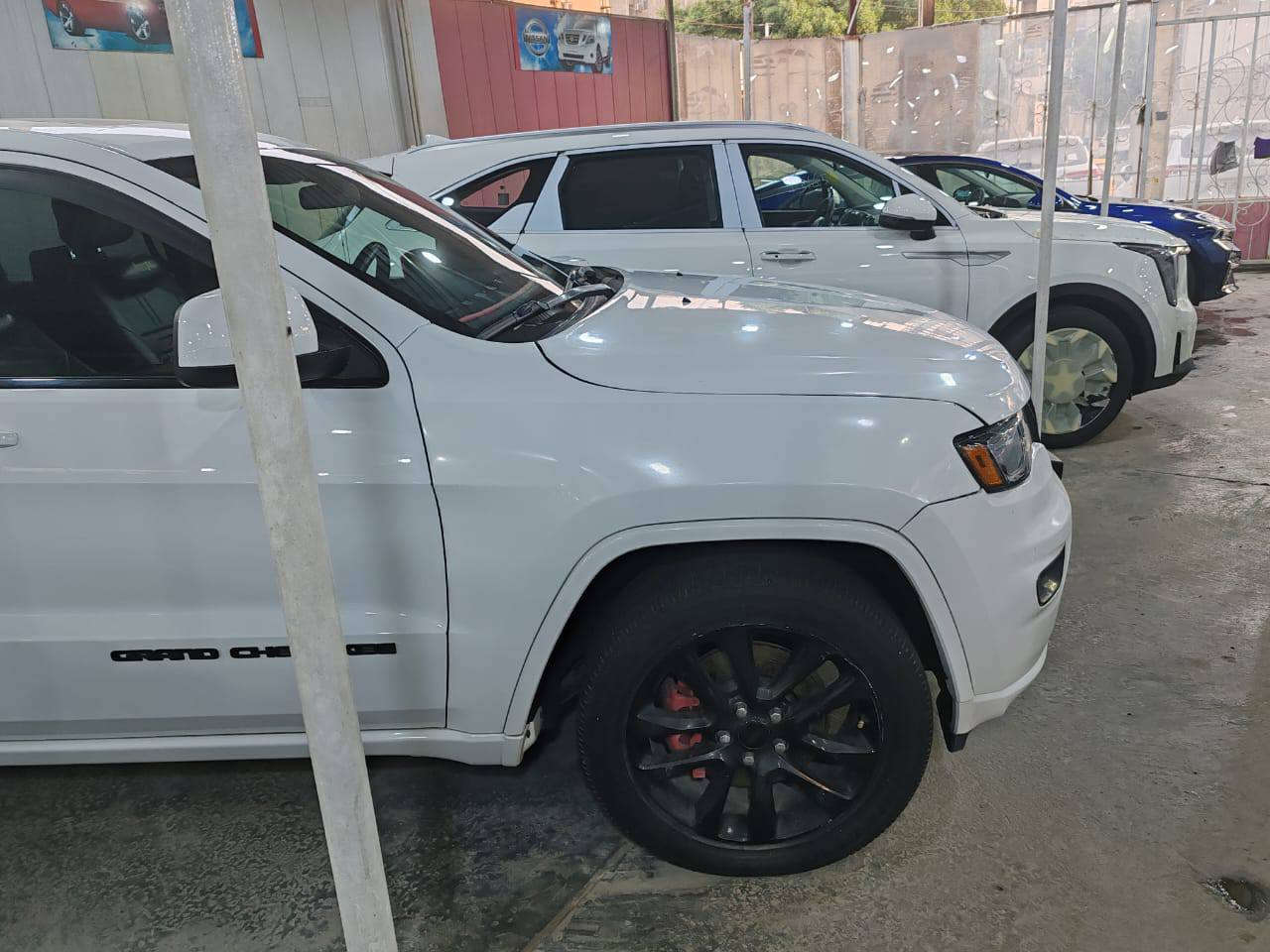 2021 ماشي ١٨ميل فقط
مواصفات السيارة

1-رادارات جانبية 
2-حساس خلفي 
3-توقف ذاتي
4-ستيرن تدفئه
5-نضام ECO
6-مانع انزلاق
7-جنطة كهرباء
8-ويل كب كروم اسود 20
9-كشن سايق كهرباء وباقي جلد مطعم مخمل
10-تدفئة وتبريد بالكشنات
11-اطفاء ذاتي للمحرك لتوفير الوقود
12-شاشة كبيرة نضام Gps
13-تبريد قطعتين 
14-تشغيل واطفاء عن بعد
15-بصمة ابواب
16-مري جانبية هيتر مع عاكس للضوء 
17-كامرة خلفية دوارة-
18- لايت والبلوجكتر الامامي عدسة
19-بصمة ابواب

سيارة جديدة حرفيا معنى الكلمة رقم بغداد تحويل ثاني يوم

بغداد / كرادة 

السيارة ماشية ١٨ الف حقيقي بعدهة بريحة الشركة
والحادث تبديل فقط
السعر240 وبيهة مجال بسيط 

***********
سونار موجود وحادث ع خاص 
بيع فقط
