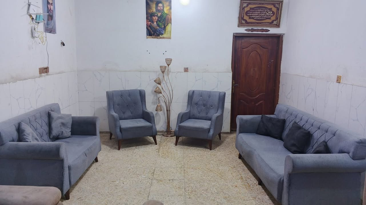 تخم 7 مقاعد نظيف
سعره 170 وبي مجال لبياع 
يوجد توصيل بكروه ب واتساب
***********
