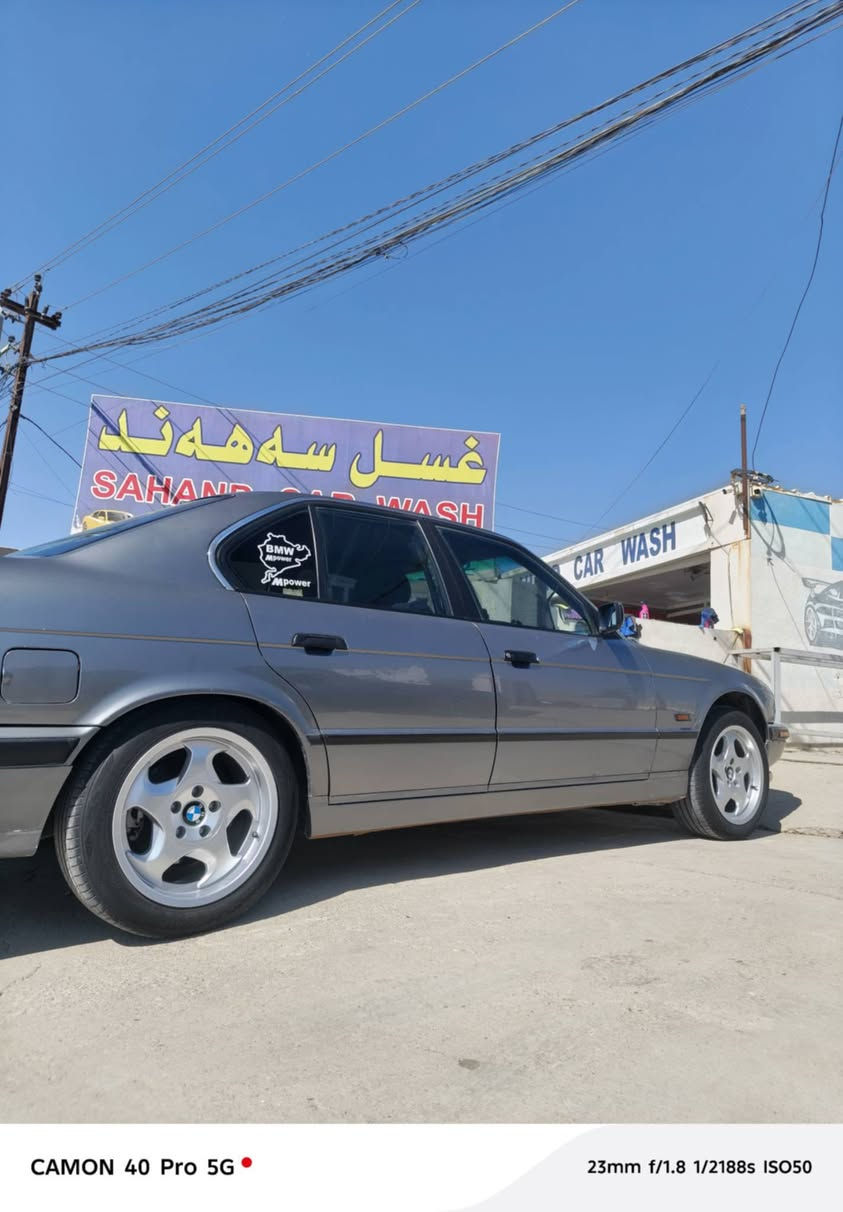 بي ام 525 موديل 1991 كير او محرك بشرط مكفوله كير اوتوماتيك فول مواصفات جوم كهربائي  تايرات جدد صدر زينه تبريد ثلج شغال بجم عريض سياره حيل نظيفه وحلوه رقم اربيل شرط تحويل او وكاله وغرامه صفر سعره 67 مكانه كركوك ***********
***********
