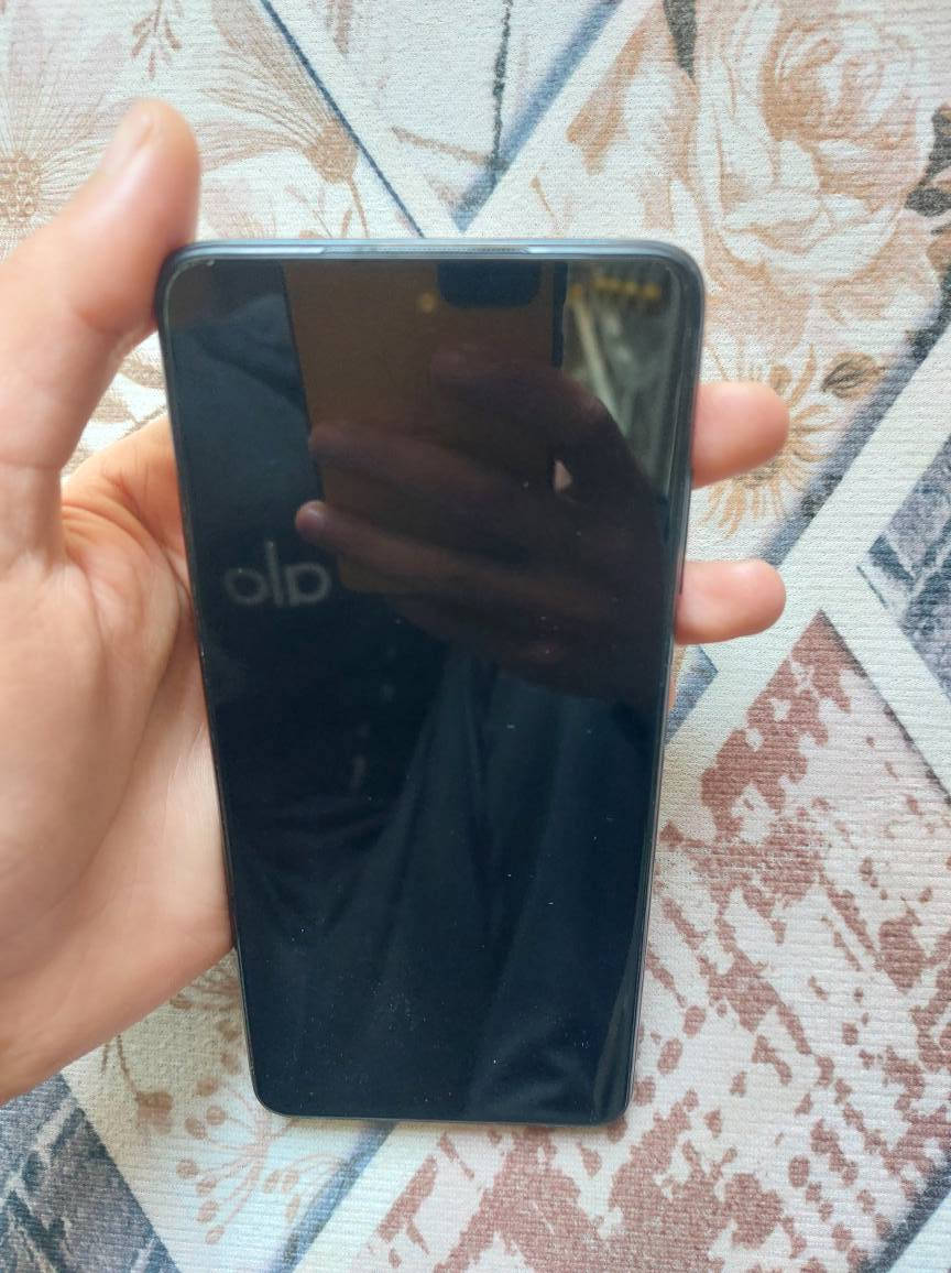 بوكو اكس 3 جهاز شرط مامفتوح وجديد شوفت عينك ذاكره 128 عنواني كربلاء اليريده يراسلني وبالخدمه او يتصل ***********
