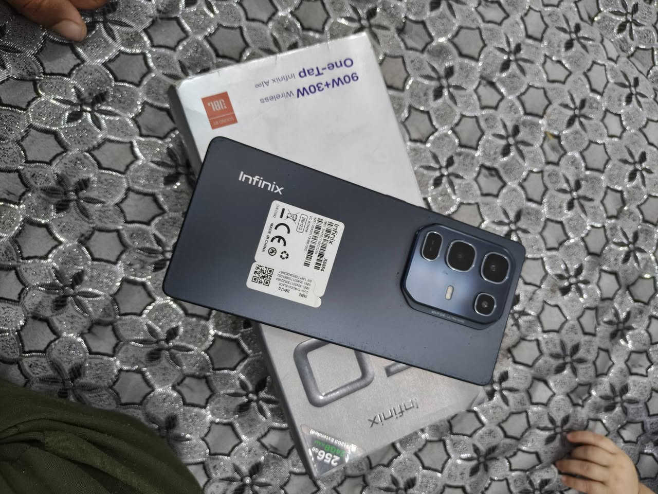 سلام عليكم  مبايلlnfnix NOTE 50 Pro للبيع 300وبيه مجال بصيط ذاكره 256رام12+12


**إذا كنت صاحب هذا الإعلان وتريد حذفه لأي سبب، رجاءا أرسل رسالة إلى الدعم الفني**