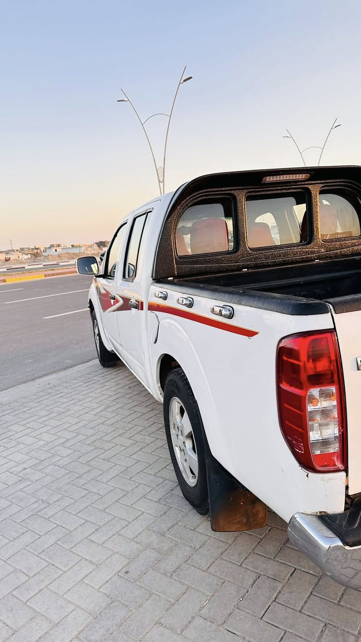 نيسان نيفارا 2014 رقم انجليزي بصره قبل 3 ايام شادهن لوحات اوتوماتيك مكفوله من اي دعمه ومكينه ما مفتوح بيها برغي سعرها 125 وبيها مجال سياره مال جناي للستفسار الاتصال على رقم ***********
