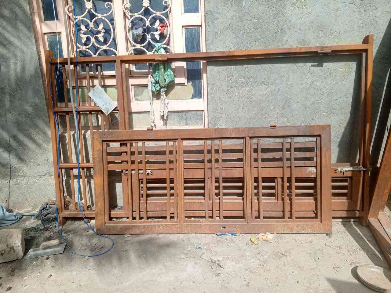 باب طلاكة وربع ارتفاع 270 وشباك متر ونص بارتفاع 2متر
*********** واتساب أو تفضل خاص
