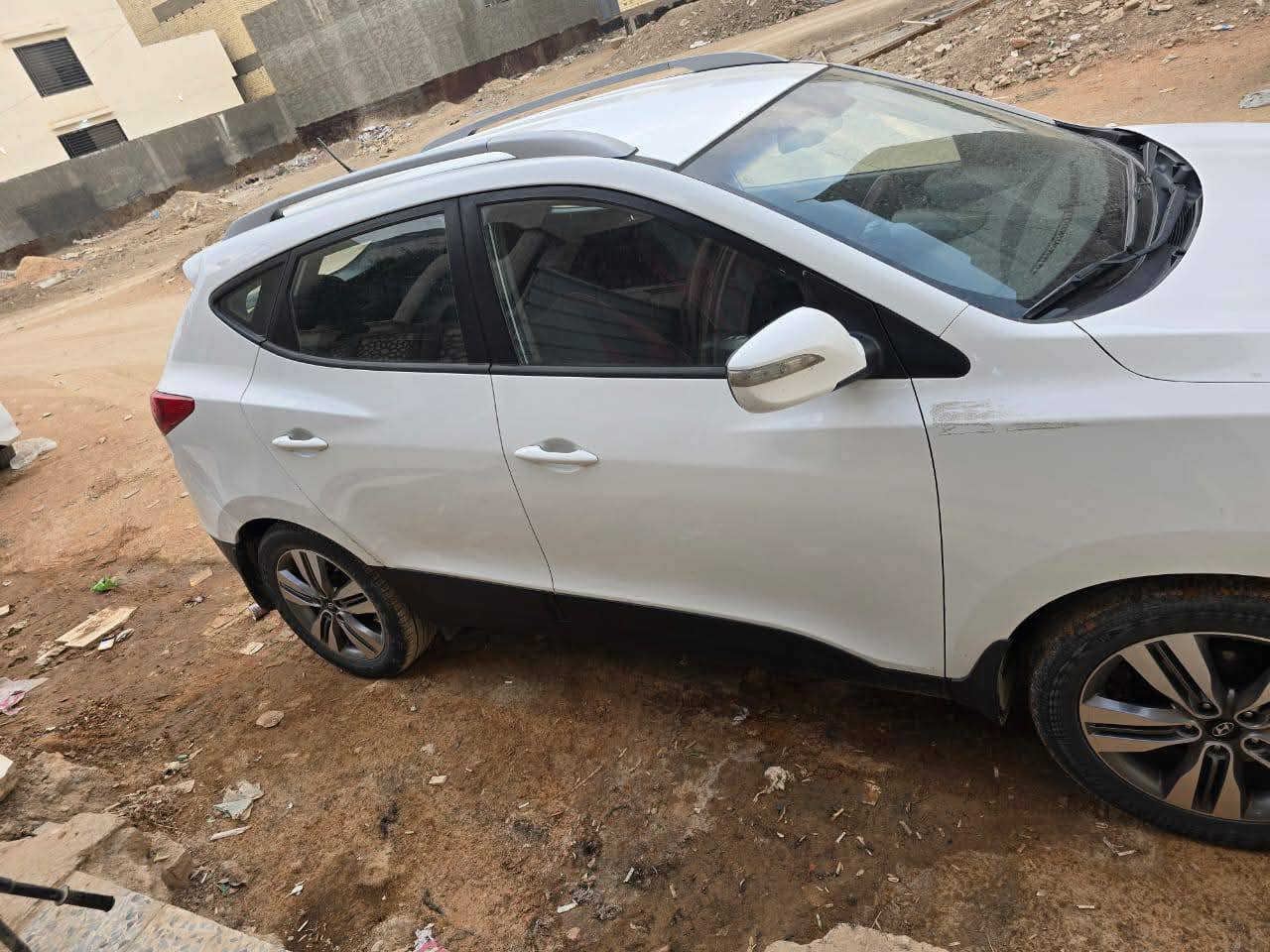 سلام عليكم توسان 14 خليجي جاهزه سياره مكينه كير حداديه تخم تاير تبريد ثلج سياره بيها شبر بل جاملغ الخلفي صبغ فقط الباقي مكفول رقم بابل بل عافيه عل يأخذها سياره جاهزه 
 مكان السياره بابل تحويل ثاني يوم لاستفسار عل الرقم*********** واتساب فقط موجود اخوان مستعجل عل بيعه سياره
